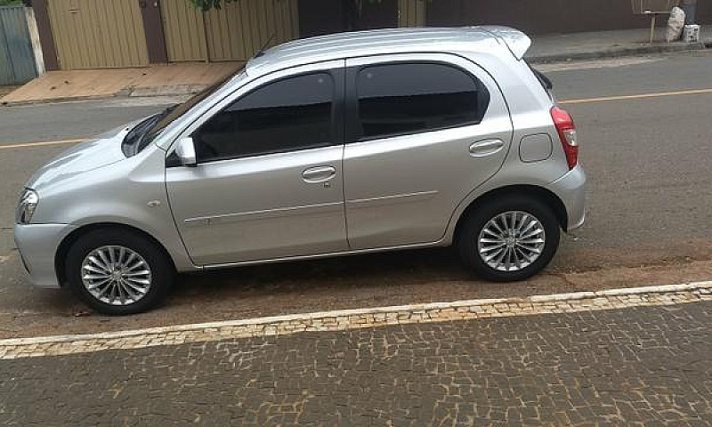 Etios Hb Sx 1.5 2017...