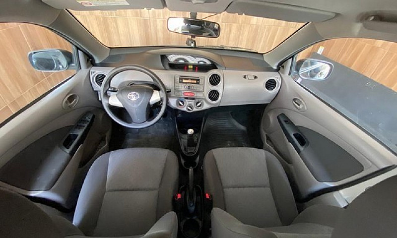 Toyota Etios Sedã Xl...