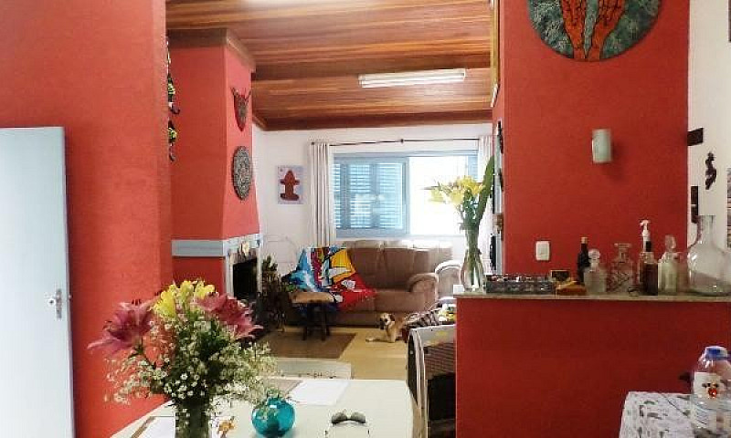 Casa Residencial À V...
