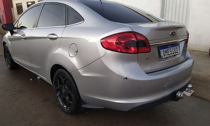 New Fiesta Sedan Se...