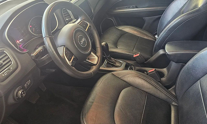 Jeep Compass Sport 2...