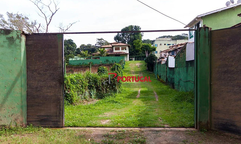 Casa Com 3 Dormitóri...