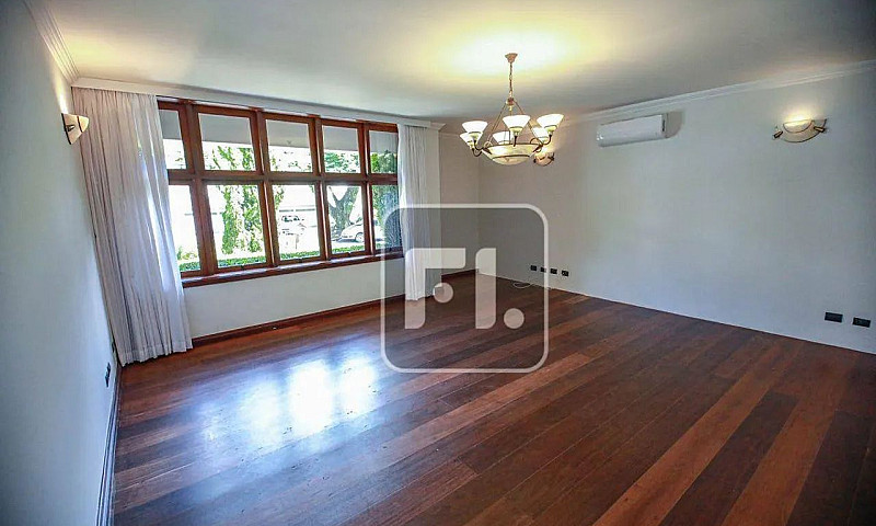 Casa Com 4 Dormitóri...