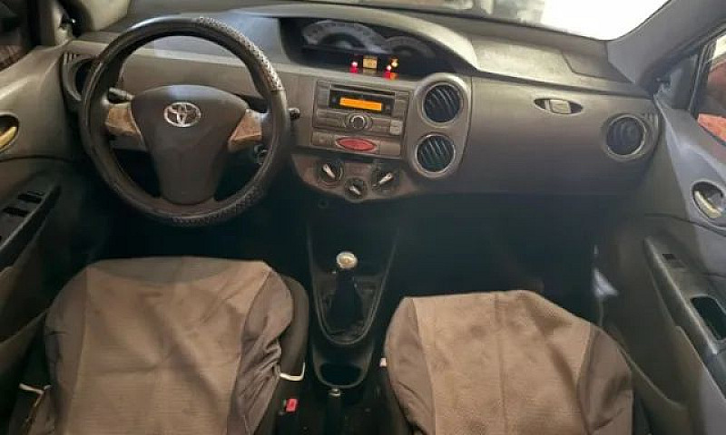 Toyota Etios Xls Sed...
