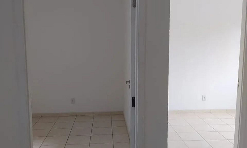 Aluga-Se Quarto  Fem...