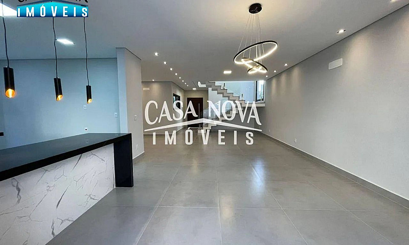 Casa Com 3 Dormitóri...