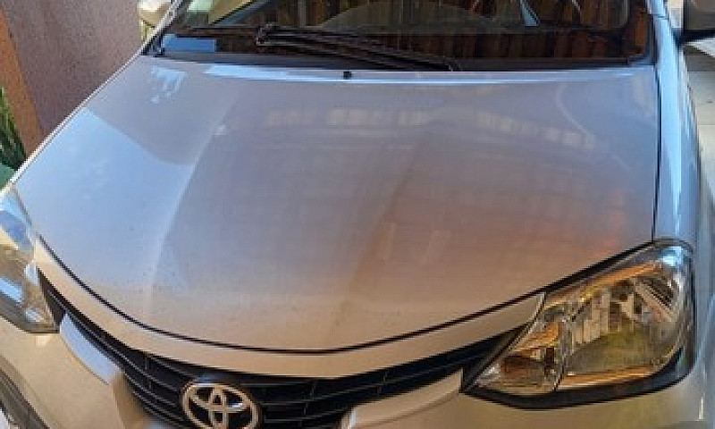 Vendo Toyota Etios...