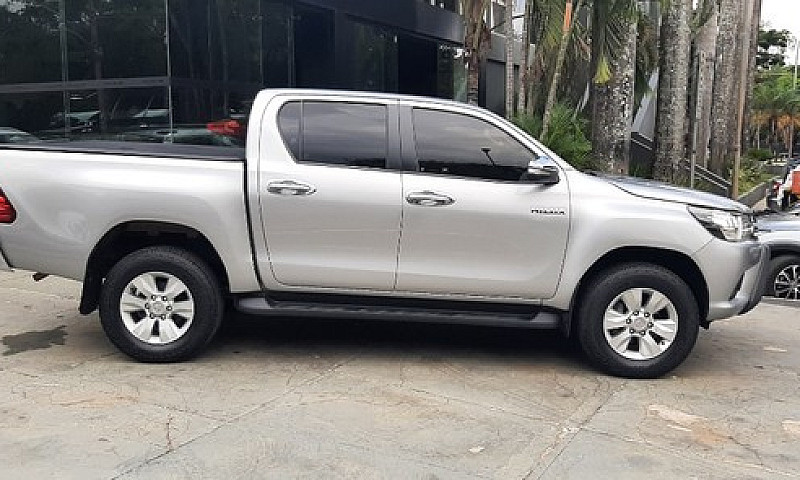 Toyota Hilux Srv Fle...