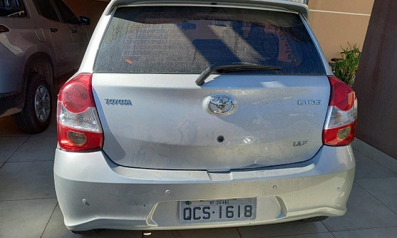Vendo Toyota Etios...