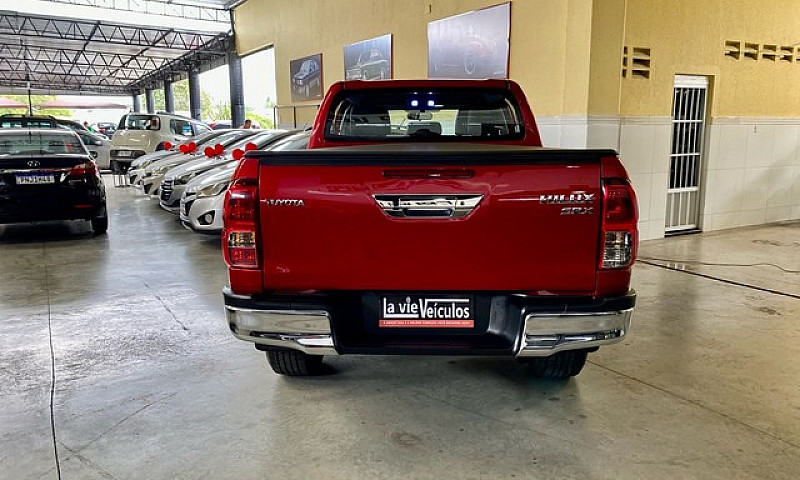 Toyota Hilux Srx 2.8...