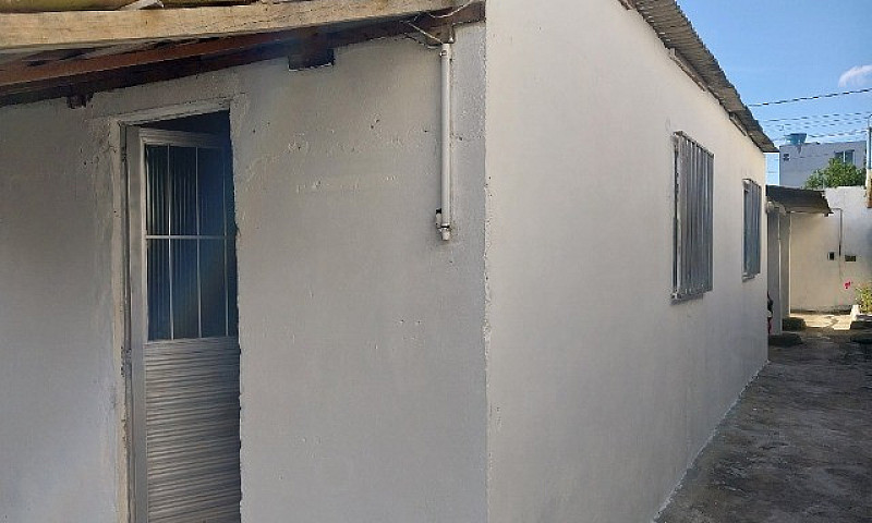 Ótima Casa De 100 M2...