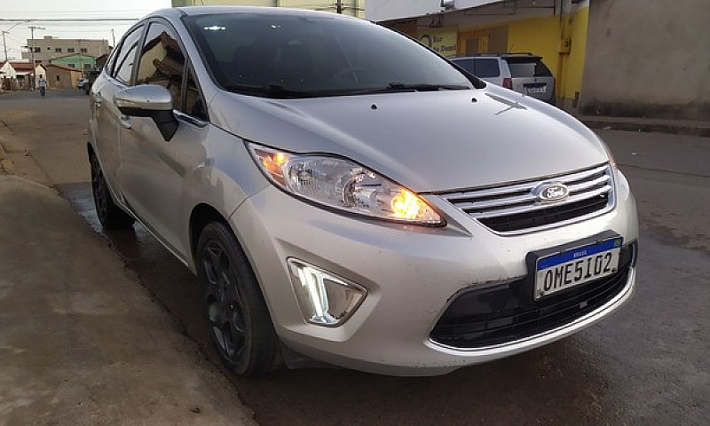 New Fiesta Sedan Se...