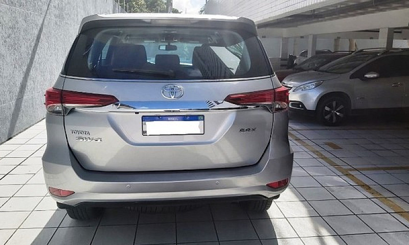 Hilux Sw4 7 Lugares...
