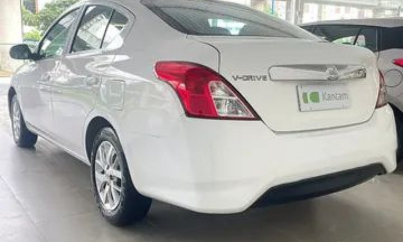 Nissan Versa 1.6 V D...