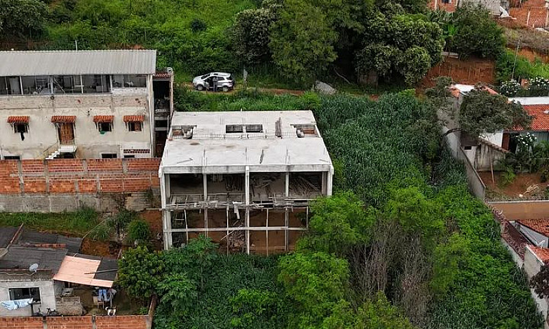Casa Em Construção C...