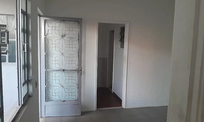Alugo Casa No Centro...