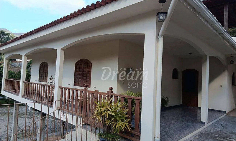 Casa Com 5 Dormitóri...