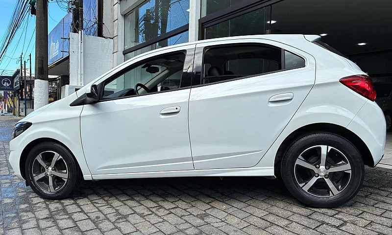 Chevrolet Onix Hatch...