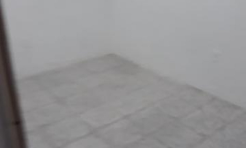 Alugo Casa...