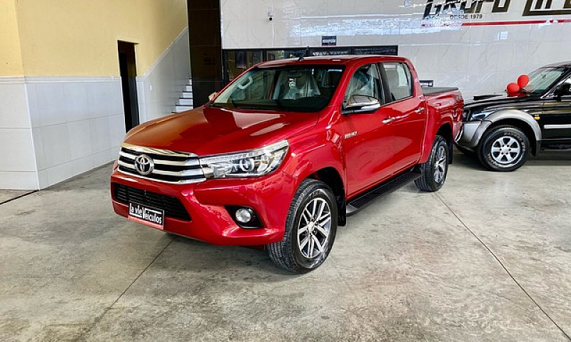 Toyota Hilux Srx 2.8...