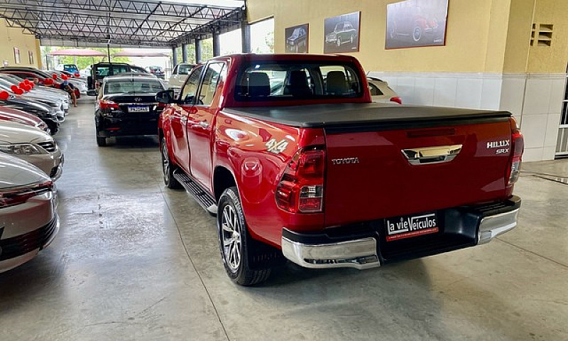Toyota Hilux Srx 2.8...