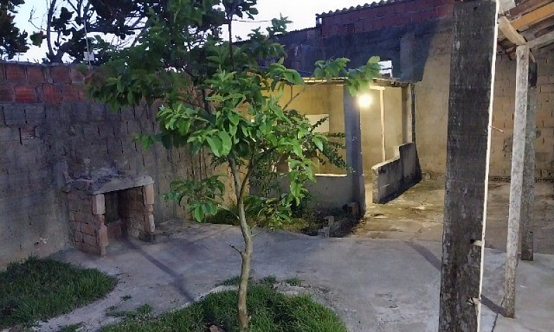 Ótima Casa De 100 M2...