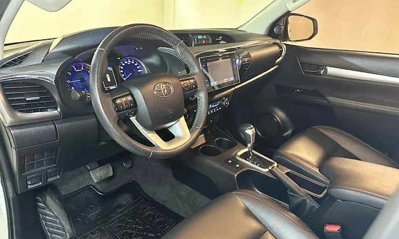 Toyota Hilux Hilux C...
