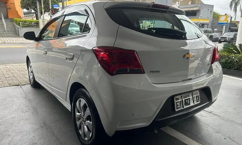 Chevrolet Onix Hatch...