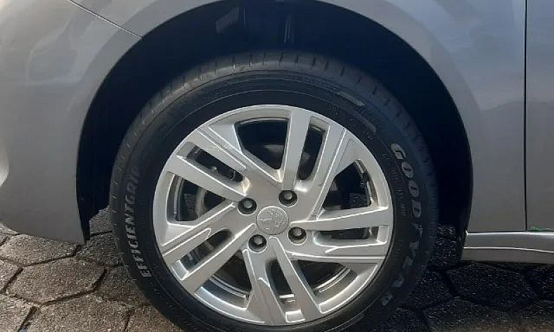 Peugeot 208 Active 1...