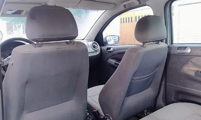 Volkswagen Voyage Co...