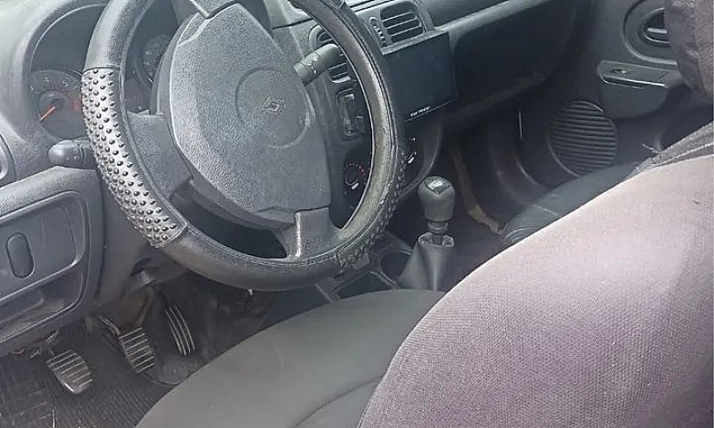 Renault Clio Authent...