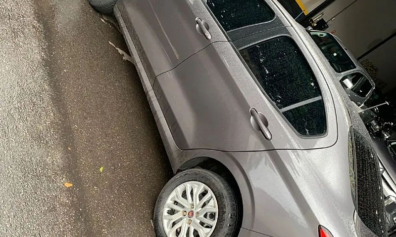 Fiat Cronos 1.8 16V ...