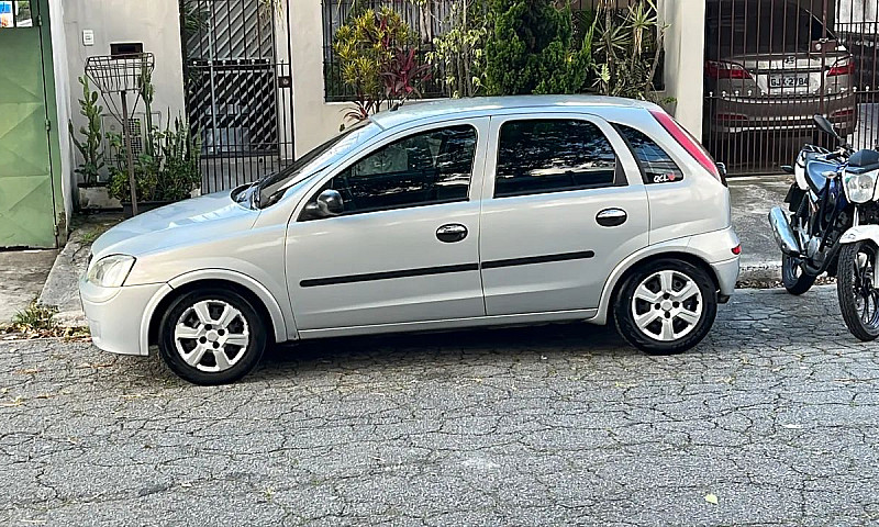 Chevrolet Corsa Hatc...