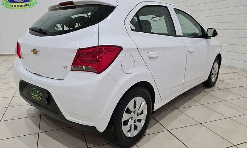 Onix Hatch Lt 1.0 8V...