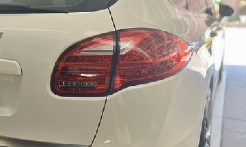 Porsche Cayenne S 4....