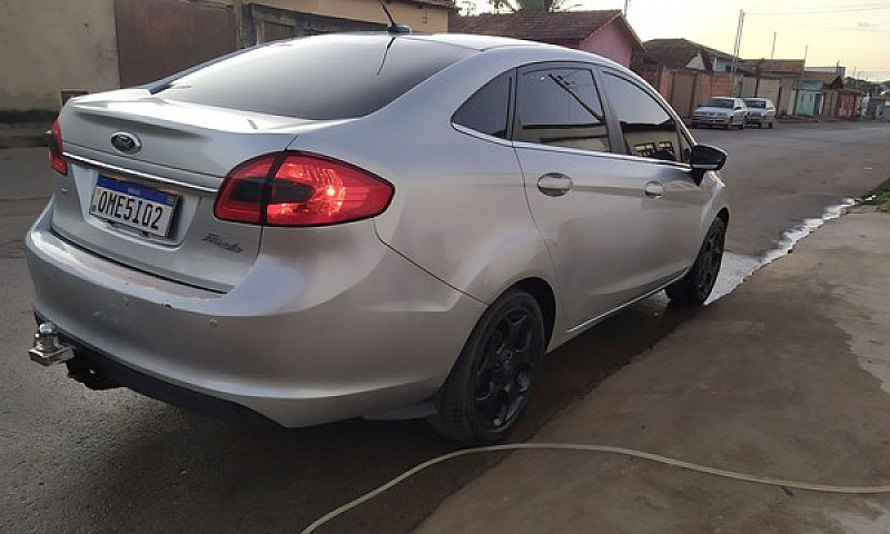 New Fiesta Sedan Se...