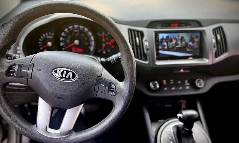 Kia Sportage ...