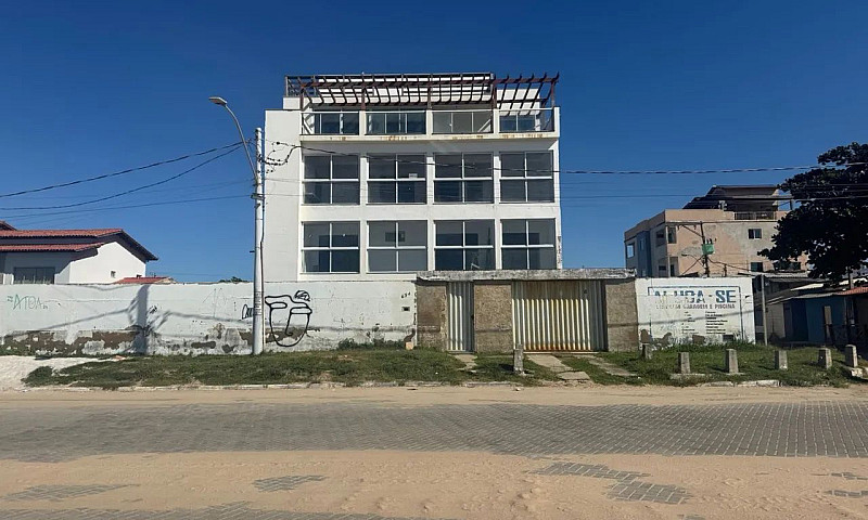 Casa Frente Para O M...