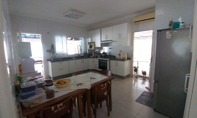 Casa Em Condomínio N...