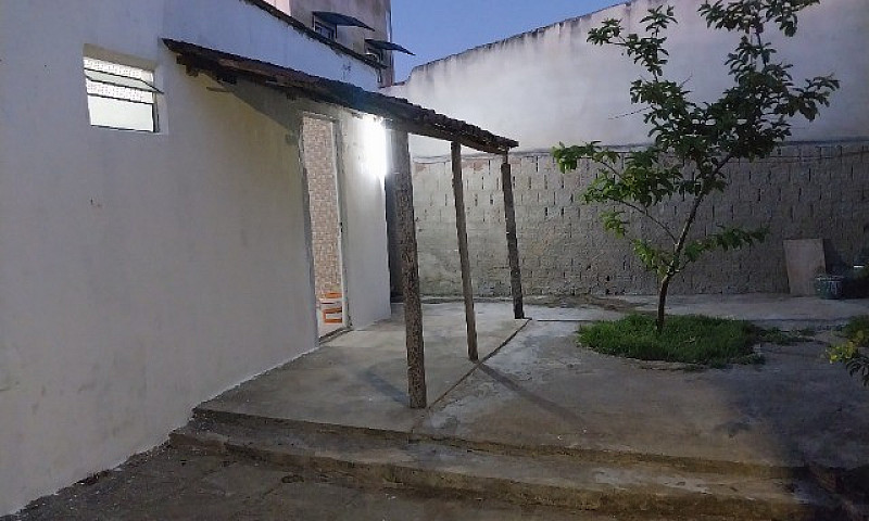 Ótima Casa De 100 M2...