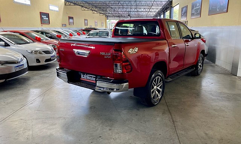 Toyota Hilux Srx 2.8...