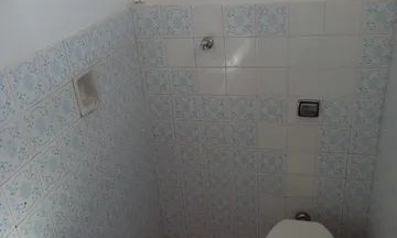 Excelentes Barracões...
