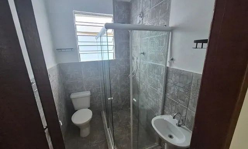 Aluga-Se Ótima Casa ...