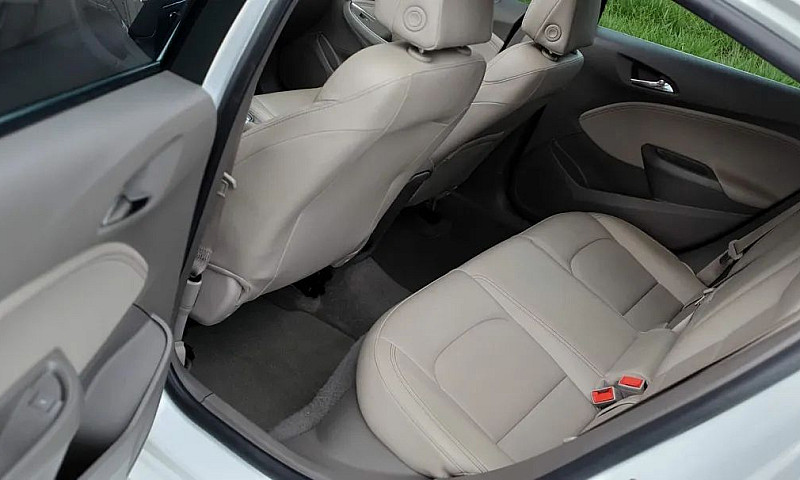 Cruze Sport Hatch Lt...