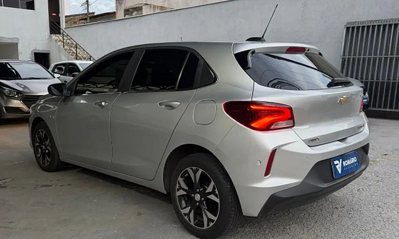 Chevrolet Onix Hatch...