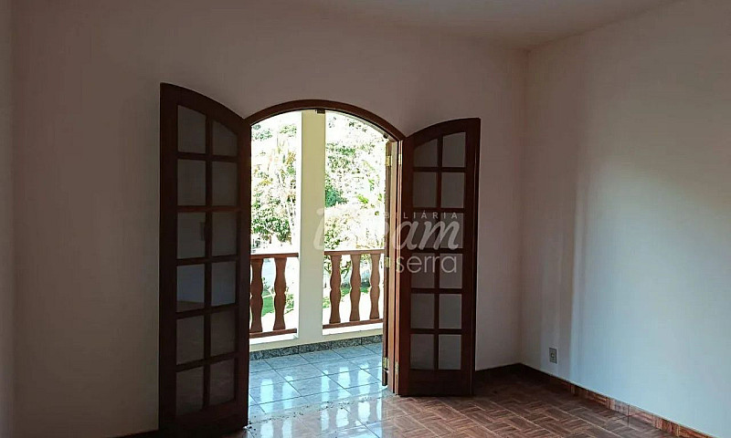 Casa Com 5 Dormitóri...
