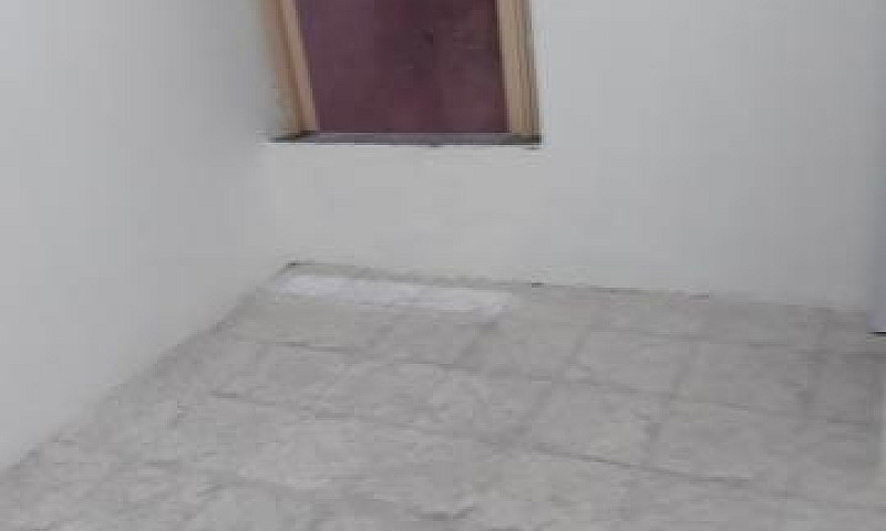 Alugo Casa...