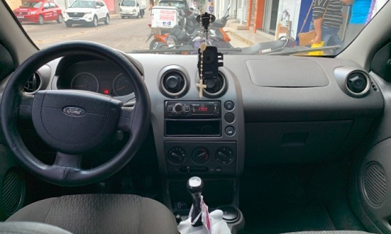 Fiesta Sedan 1.6 8V ...