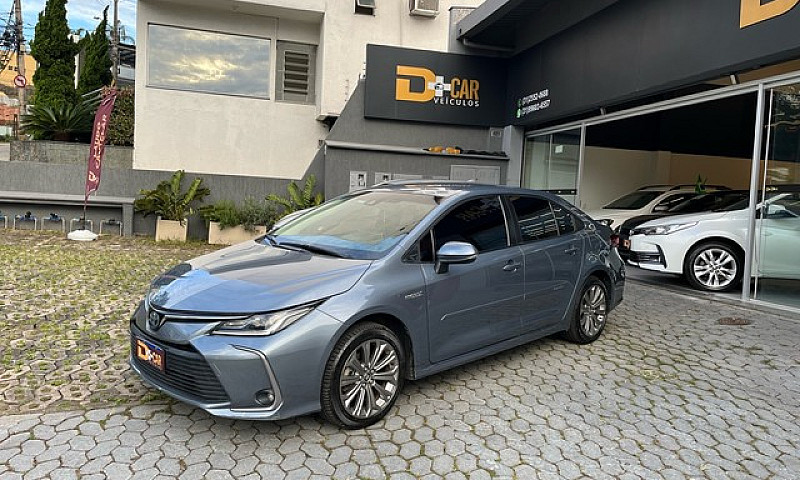 Corolla Altis Híbrid...
