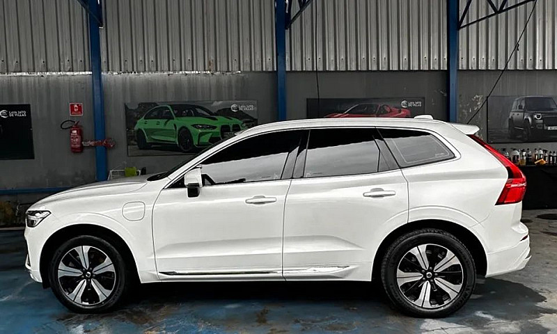 Volvo Xc-60 T-8 Plus...